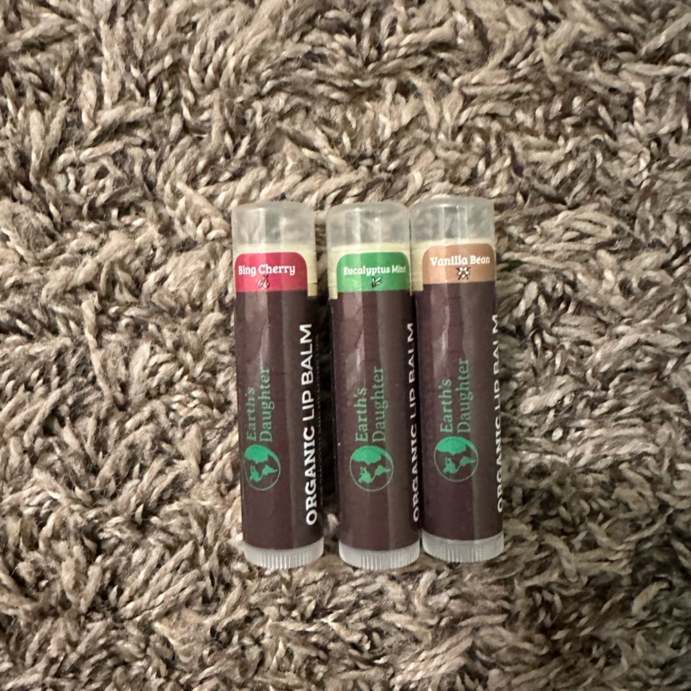 Earth's Daughter Organic Lip Balm Set